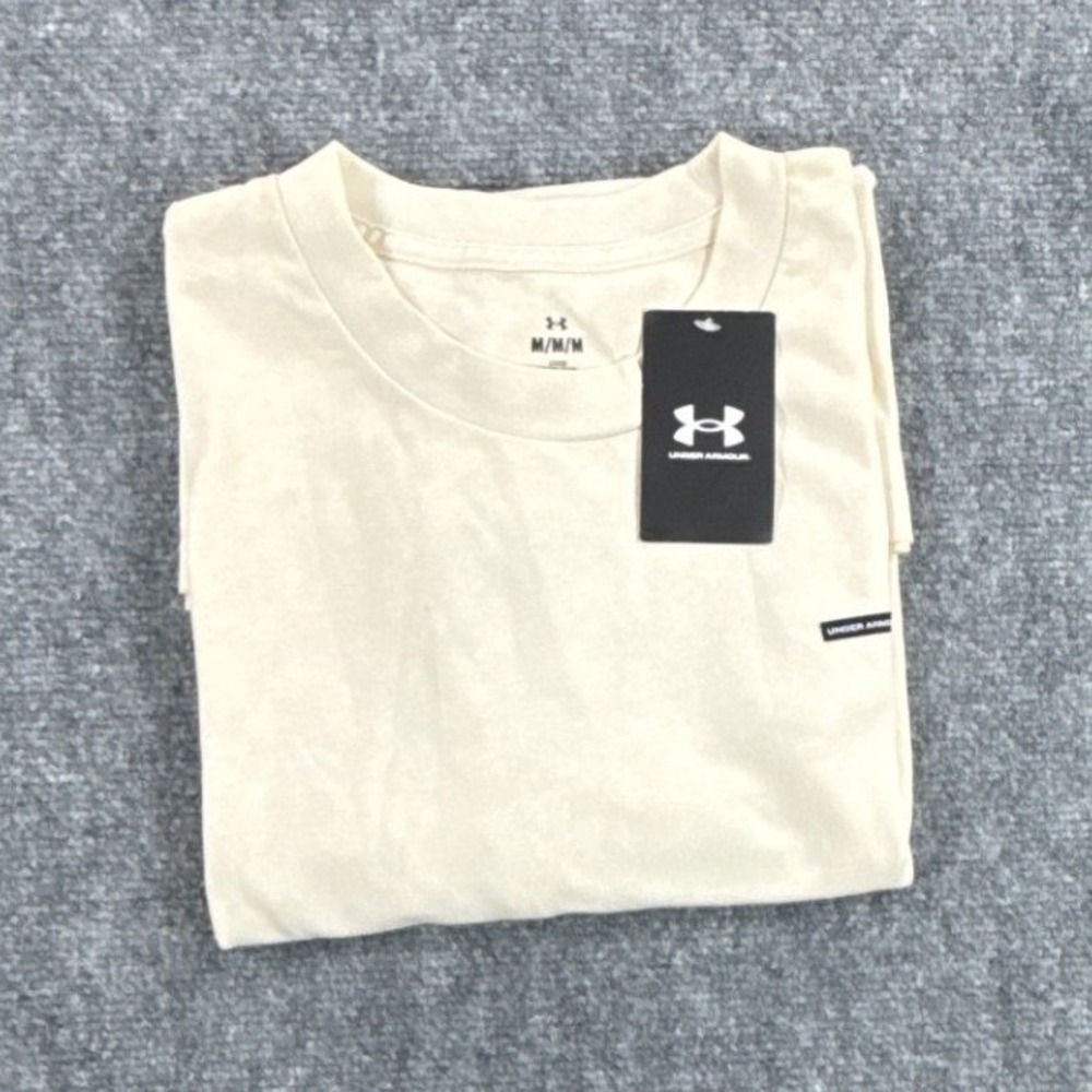 Under Armour Mens Medium Cream Heavyweight Cotton Blend Loose Fit T-Shirt NWT